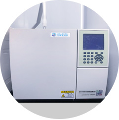 10,000-level purification facility — positive pressure cleanroom environment for hygiene product safety testing